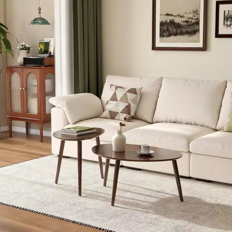 Tavolino da caffè ovale Mid-Century Modern 33.46 W in legno massello di rovere con tre gambe