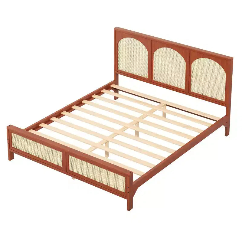 Letto a piattaforma in legno con testiera ad arco in rattan