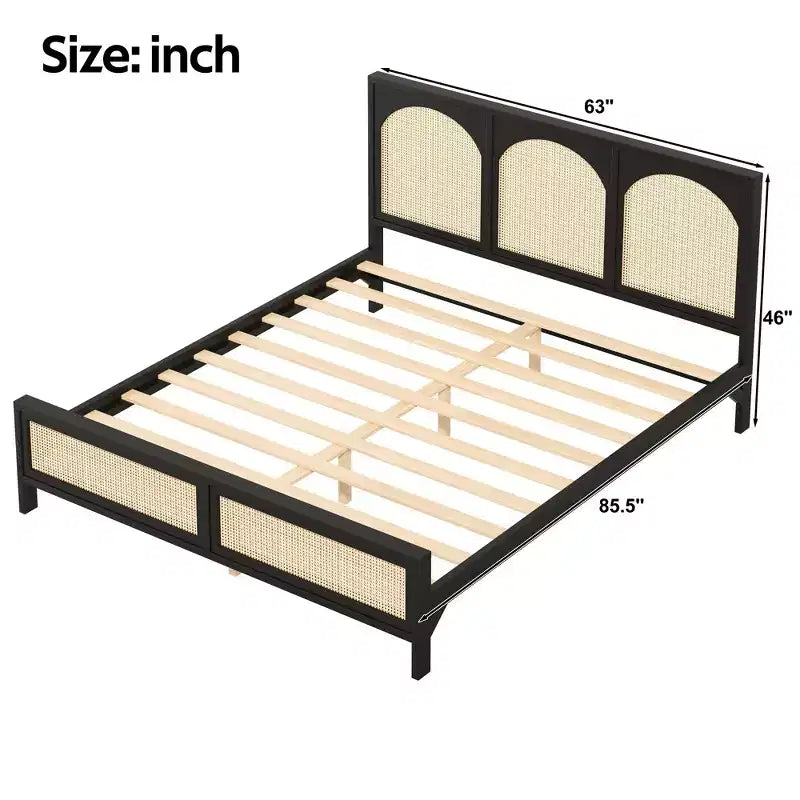 Letto a piattaforma in legno con testiera ad arco in rattan